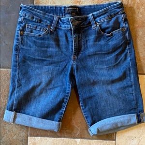 Banana Rep stretch Bermuda shorts size 4